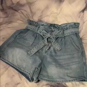 American Eagle Mom Short